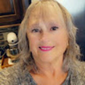 Meet your Posher, Georgeana